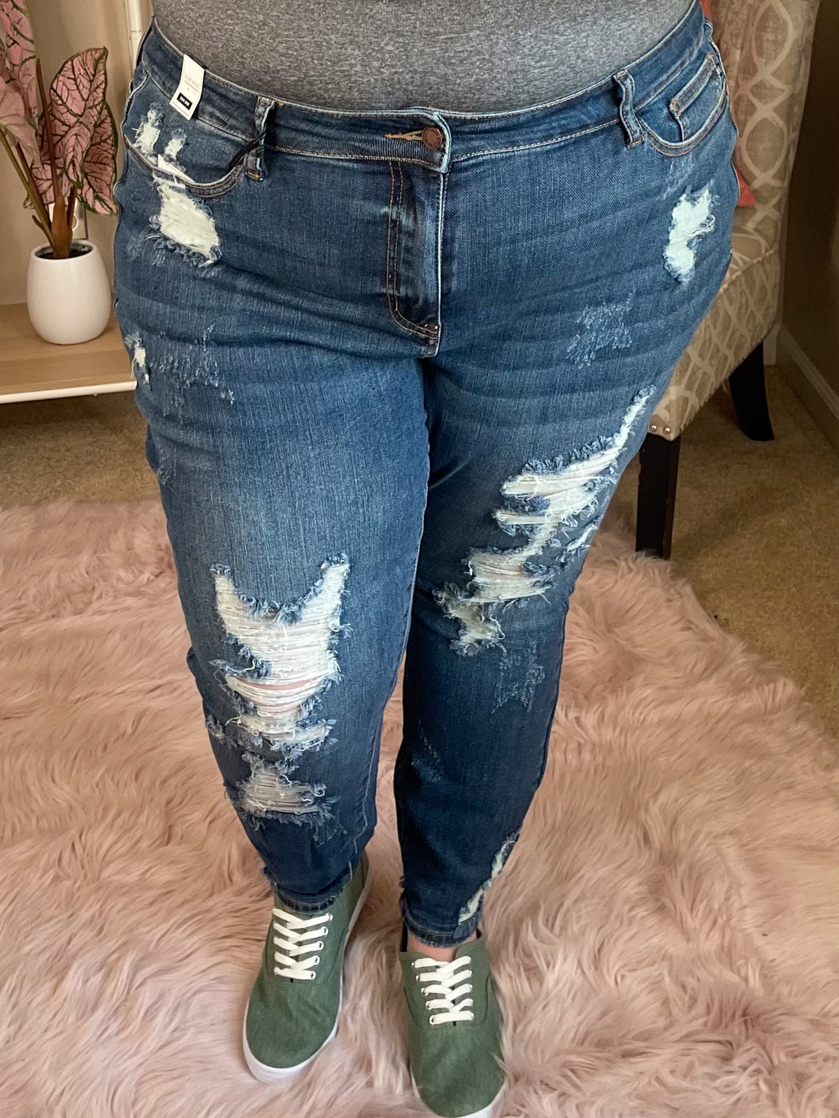 Hips Don&#39;t Lie Distressed Judy Blue Jeans
