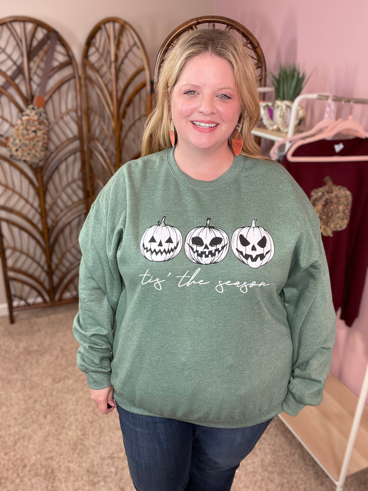 Tis the Season Pumpkin Graphic Sweatshirt