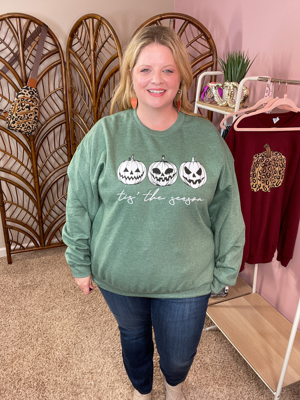 Tis the Season Pumpkin Graphic Sweatshirt
