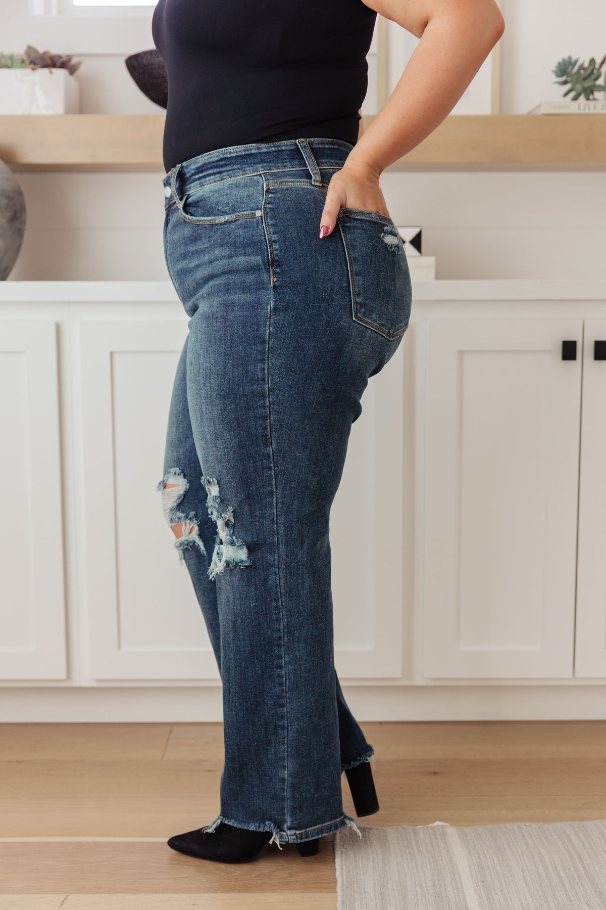 Rose High Rise 90&#39;s Straight Jeans in Dark Wash